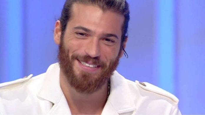 Can Yaman concorrente di Ballando con le Stelle? L'indiscrezione