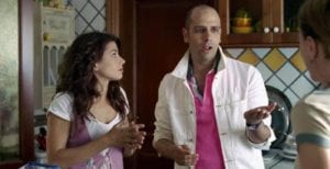 Checco Zalone e Giulia Michelini in una scena del film