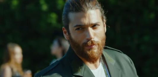 Can Yaman parla italiano