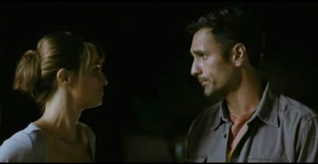Raoul Bove in una scene del film Nessuno mi può giudicare