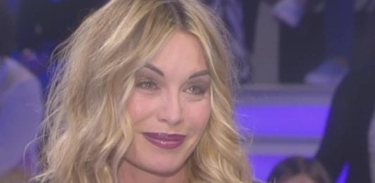 Elenoire Casalegno inviata isola dei famosi 2021