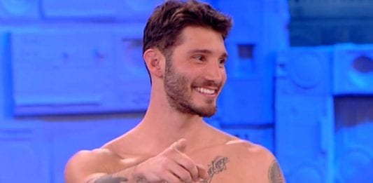 stefano de martino amici giudice serale