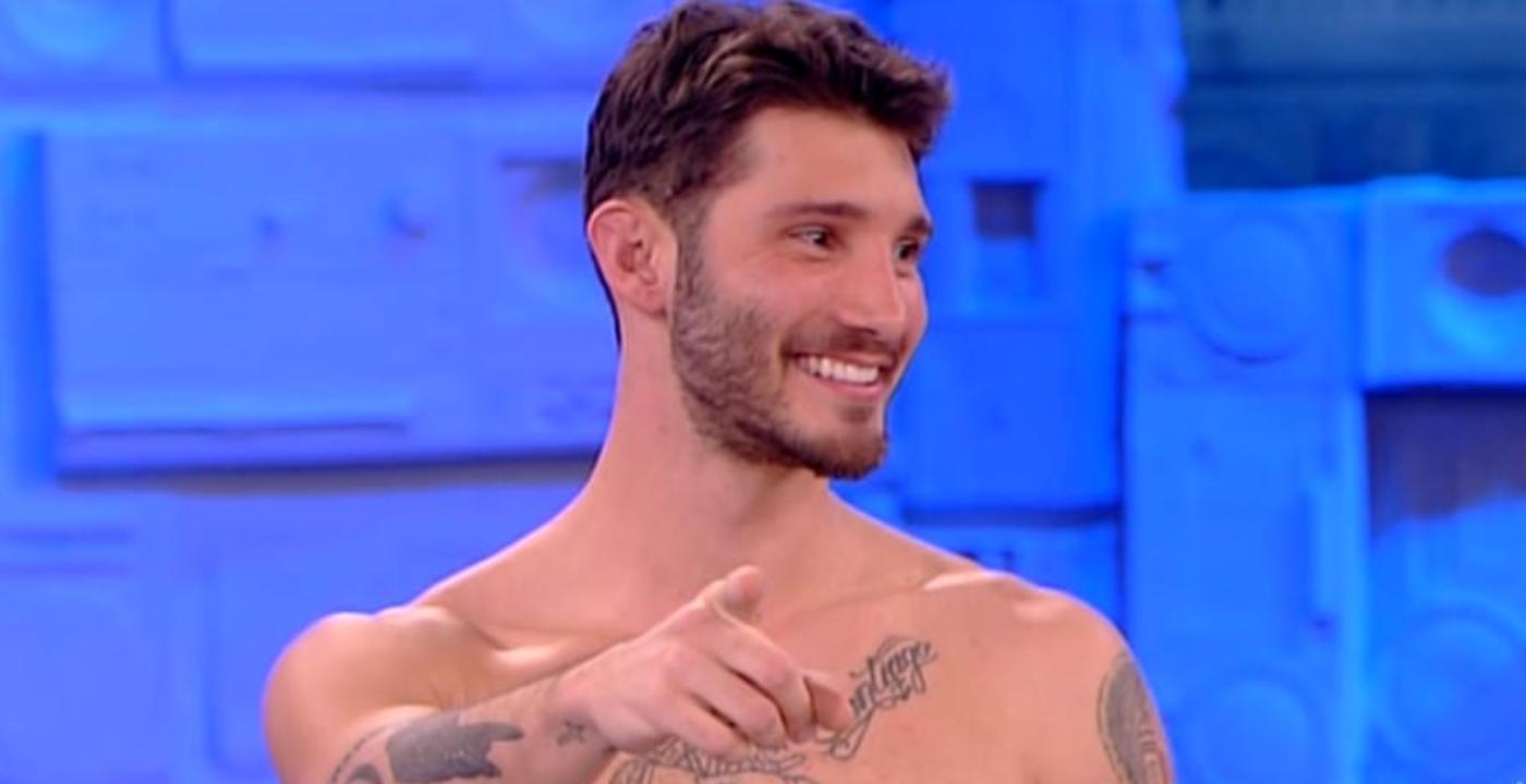 stefano de martino amici giudice serale