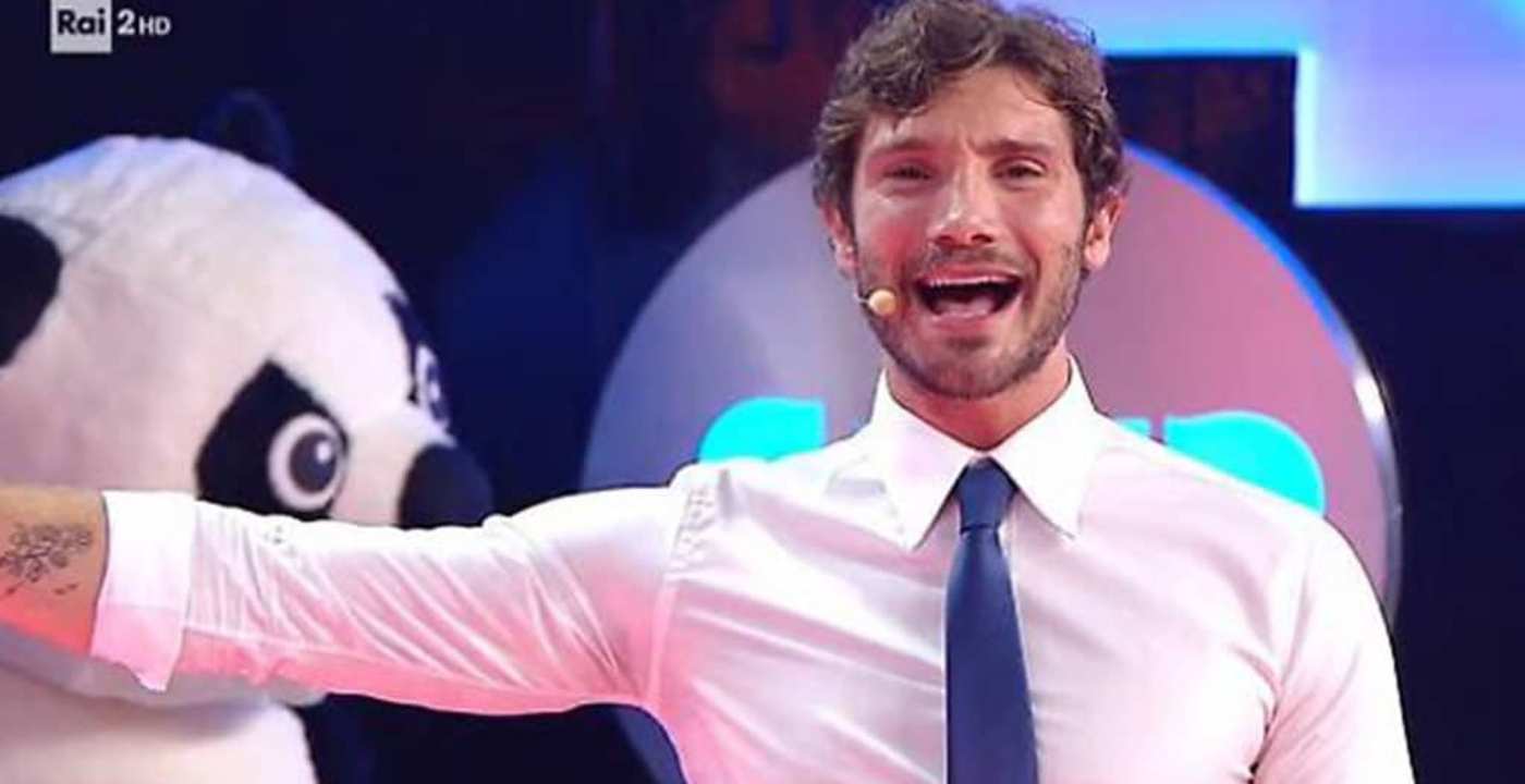 stefano de martino bar stella programma rai 2