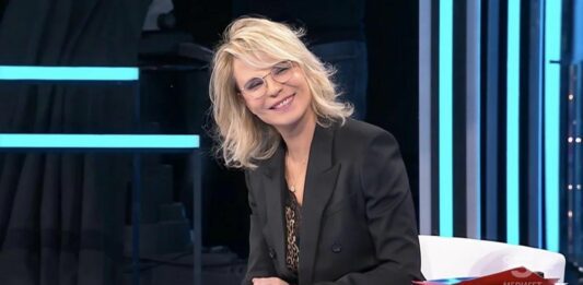 amici serale ospiti sabato 2 aprile 2022