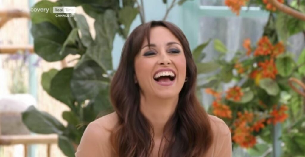 La conduttrice torna a Bake Off Italia 2022