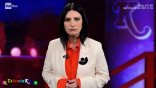 Laura Pausini conduce chi minkia è viva rai 2 video
