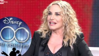 antonella clerici conduce concerto centenario disney