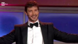 Stefano De Martino condurre affari tuoi
