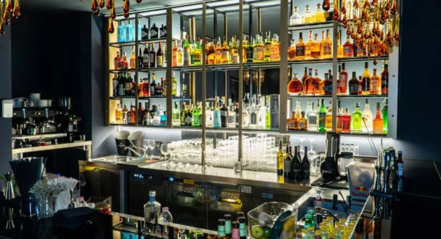 L'Ãcurie, un nuovo format di 'ristorante cantato' a Milano